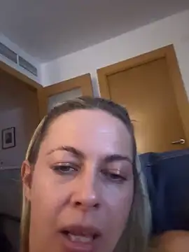 Snapshot of SophieSchmidt chatting on 02/15/26, 11:23 SophieSchmidt online show from 02/15/26, 11:23