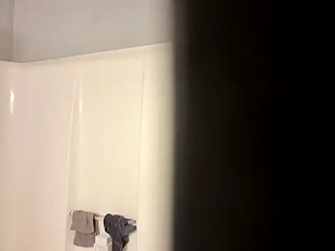 Snapshot of TrndSettr chatting on 03/11/26, 10:49 TrndSettr online show from 03/11/26, 10:49