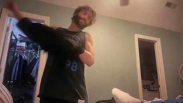 Snapshot of TrndSettr chatting on 04/01/26, 11:35 TrndSettr online show from 04/01/26, 11:35