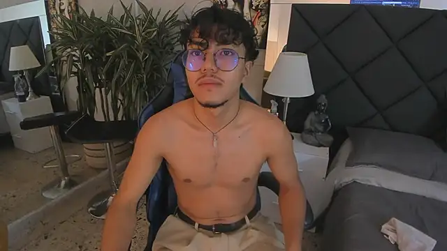 Snapshot of kai_storn chatting on 02/22/26, 11:20 kai storn online show from 02/22/26, 11:20