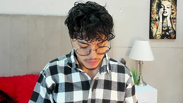 Snapshot of kai_storn chatting on 07/17/26, 11:17 kai storn online show from 07/17/26, 11:17