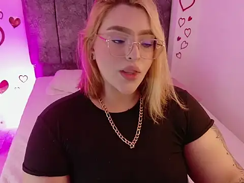 Snapshot of missevans chatting on 02/16/26, 06:59 missevans online show from 02/16/26, 06:59