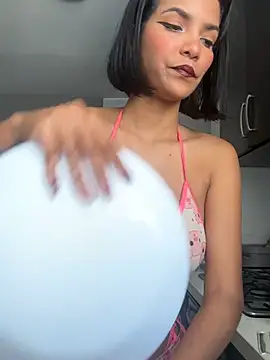 Snapshot of Kitty_Wild_19 chatting on 03/29/26, 08:20 Kitty Wild 19 online show from 03/29/26, 08:20