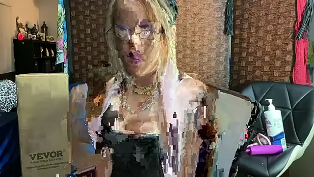 Snapshot of VANTABLACKXXX chatting on 02/26/26, 12:37 VANTABLACKXXX online show from 02/26/26, 12:37