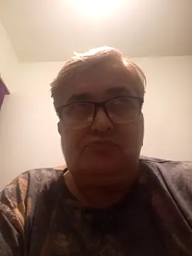 Snapshot of SusanStar874 chatting on 03/17/26, 06:33 SusanStar874 online show from 03/17/26, 06:33