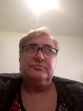 Snapshot of SusanStar874 chatting on 03/24/26, 04:01 SusanStar874 online show from 03/24/26, 04:01