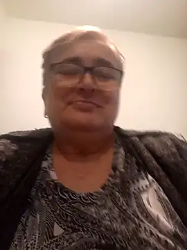 Snapshot of SusanStar874 chatting on 03/27/26, 04:18 SusanStar874 online show from 03/27/26, 04:18