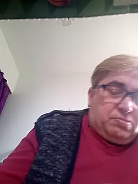 Snapshot of SusanStar874 chatting on 04/03/26, 10:35 SusanStar874 online show from 04/03/26, 10:35