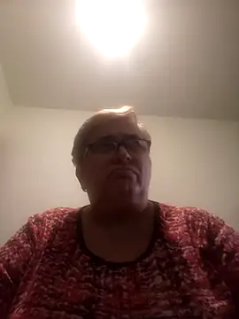 Snapshot of SusanStar874 chatting on 04/20/26, 03:26 SusanStar874 online show from 04/20/26, 03:26