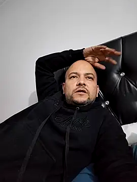 InstintoElite online show from 02/25/26, 02:21