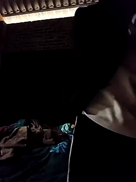 Snapshot of Suka-222 chatting on 02/04/26, 02:39 Suka-222 online show from 02/04/26, 02:39