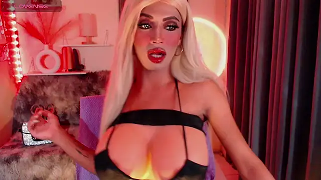 Snapshot of Sexyshamara chatting on 04/21/26, 09:04 Sexyshamara online show from 04/21/26, 09:04