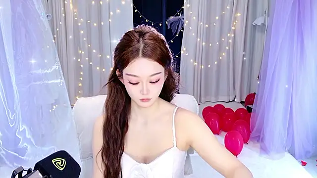 Dancer Lucky-Nini online show from 02/22/26, 12:01