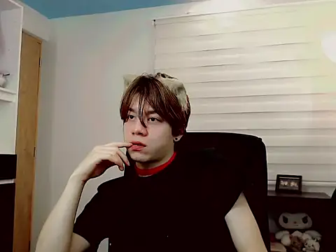 Snapshot of duvisex19 chatting on 03/18/26, 03:20 duvisex19 online show from 03/18/26, 03:20