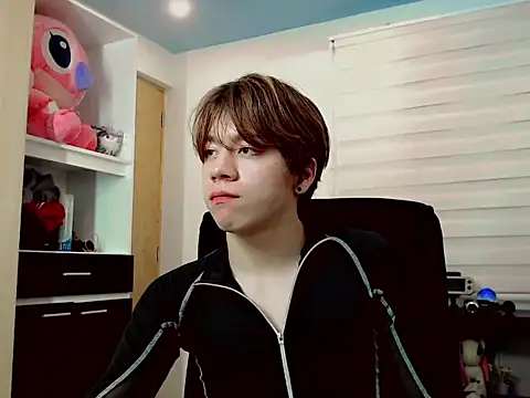 Snapshot of duvisex19 chatting on 03/24/26, 02:38 duvisex19 online show from 03/24/26, 02:38