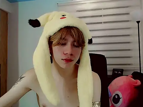 Snapshot of duvisex19 chatting on 04/18/26, 02:04 duvisex19 online show from 04/18/26, 02:04