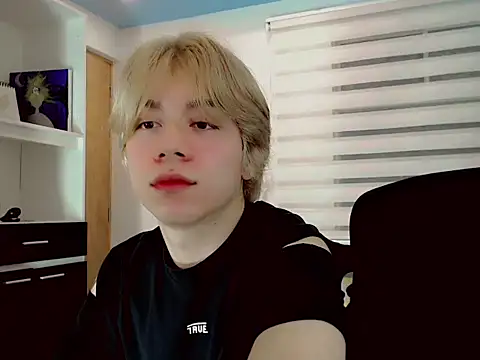 Snapshot of duvisex19 chatting on 04/24/26, 03:31 duvisex19 online show from 04/24/26, 03:31