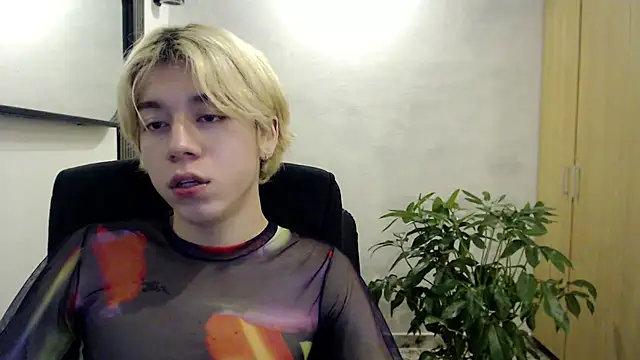 Snapshot of duvisex19 chatting on 07/23/26, 01:30 duvisex19 online show from 07/23/26, 01:30