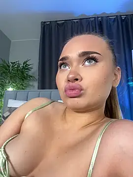 MonicaWestt online show from 02/02/26, 08:13