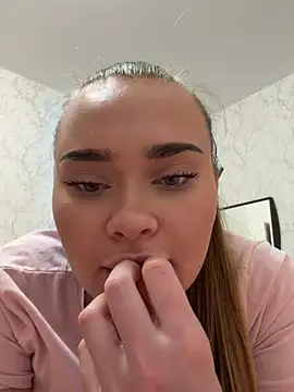 MonicaWestt online show from 04/13/26, 08:25