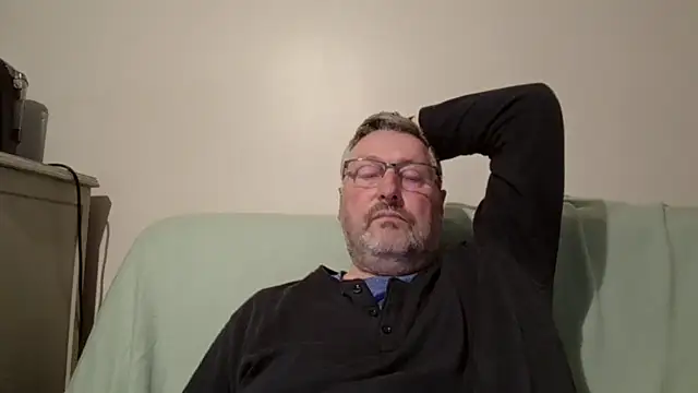 doudou310 online show from 04/04/26, 03:49