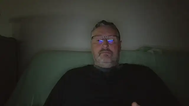 doudou310 online show from 04/05/26, 03:58