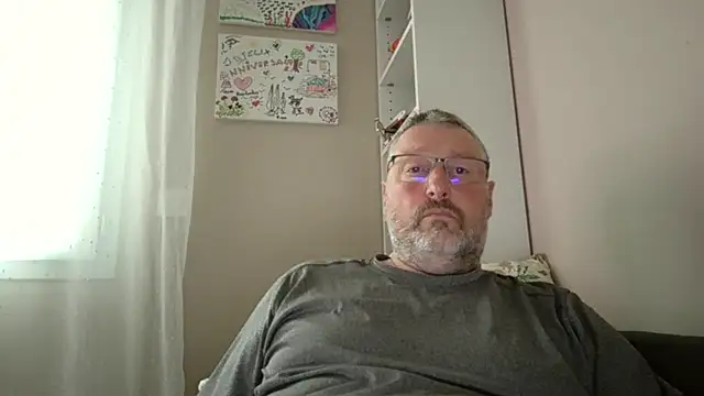 doudou310 online show from 04/17/26, 05:21