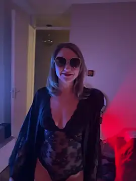 hottogetherNL online show from 02/24/26, 10:30