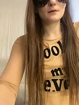 Snapshot of Helgamunn chatting on 02/02/26, 11:20 Helgamunn online show from 02/02/26, 11:20