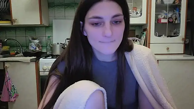 Snapshot of Helgamunn chatting on 03/05/26, 06:26 Helgamunn online show from 03/05/26, 06:26