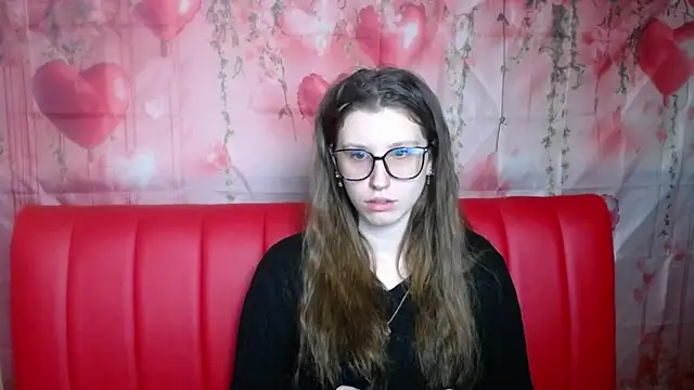 Snapshot of LilianaShine chatting on 02/11/26, 06:07 LilianaShine online show from 02/11/26, 06:07