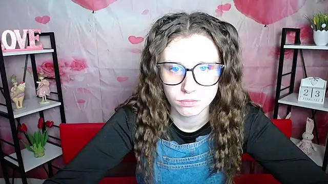 Snapshot of LilianaShine chatting on 02/24/26, 06:11 LilianaShine online show from 02/24/26, 06:11