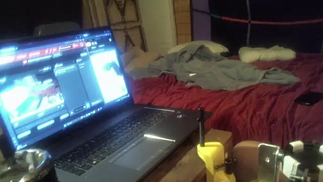 Snapshot of 2_4_YOU chatting on 03/22/26, 08:23 2 4 YOU online show from 03/22/26, 08:23