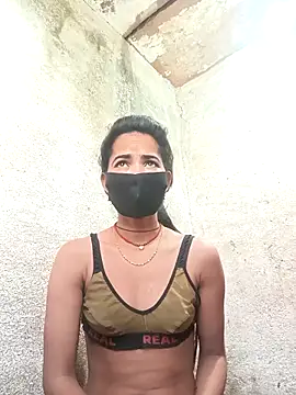 Sunali Bendre online show from 03/04/26, 02:17