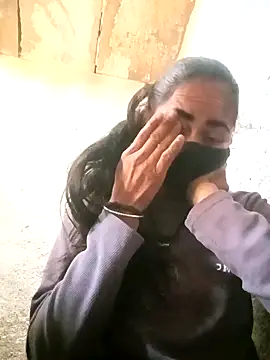 Sunali Bendre online show from 03/21/26, 02:27