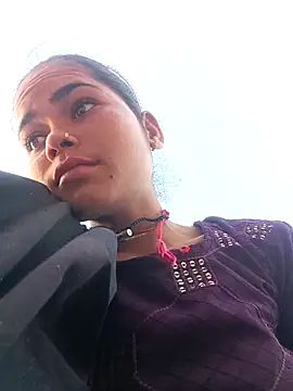Snapshot of Sunali_Bendre chatting on 04/24/26, 12:46 Sunali Bendre online show from 04/24/26, 12:46