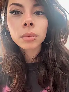 Snapshot of Isalove99 chatting on 03/18/26, 06:33 Isalove99 online show from 03/18/26, 06:33