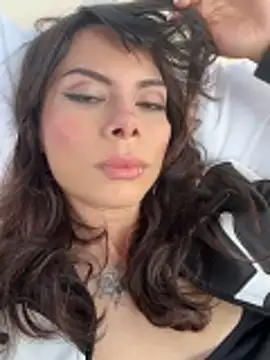 Snapshot of Isalove99 chatting on 04/14/26, 01:17 Isalove99 online show from 04/14/26, 01:17