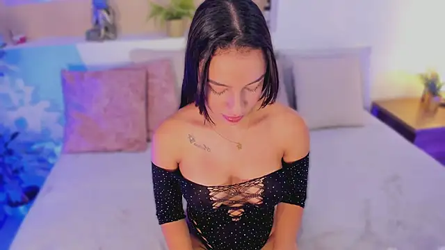 Snapshot of xiomara_cortes chatting on 04/06/26, 07:48 xiomara cortes online show from 04/06/26, 07:48