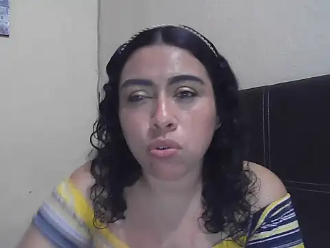Snapshot of DalilahMx chatting on 07/14/26, 01:52 DalilahMx online show from 07/14/26, 01:52