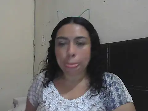 Snapshot of DalilahMx chatting on 07/19/26, 03:32 DalilahMx online show from 07/19/26, 03:32