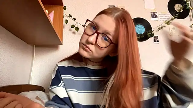 LaureenVielma online show from 02/16/26, 07:37