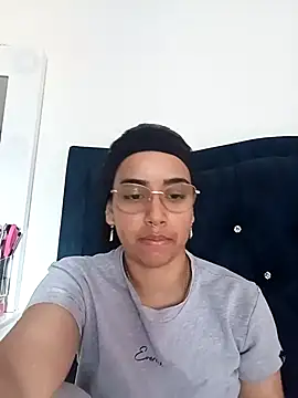 Snapshot of Diva_noir chatting on 02/14/26, 02:14 Diva noir online show from 02/14/26, 02:14