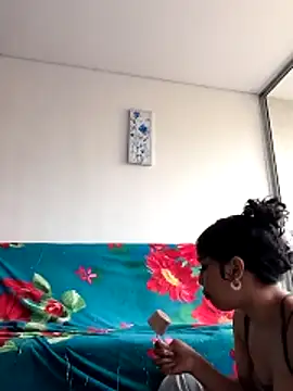 Snapshot of Diva_noir chatting on 04/27/26, 10:19 Diva noir online show from 04/27/26, 10:19