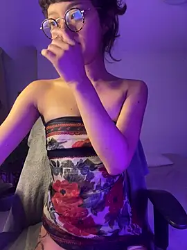 Snapshot of Miamhua-Cat- chatting on 02/06/26, 06:29 Miamhua-Cat- online show from 02/06/26, 06:29