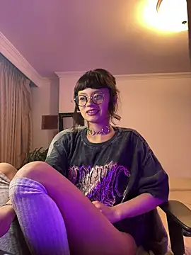 Snapshot of Miamhua-Cat- chatting on 02/12/26, 06:30 Miamhua-Cat- online show from 02/12/26, 06:30