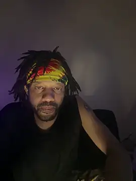 Snapshot of magic_man1085 chatting on 02/04/26, 06:14 magic man1085 online show from 02/04/26, 06:14