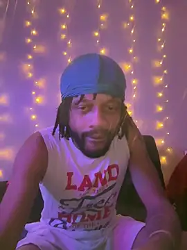 Snapshot of magic_man1085 chatting on 02/11/26, 03:00 magic man1085 online show from 02/11/26, 03:00