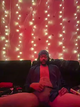 Snapshot of magic_man1085 chatting on 03/03/26, 05:57 magic man1085 online show from 03/03/26, 05:57