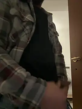 latinocalientehot online show from 04/10/26, 06:23